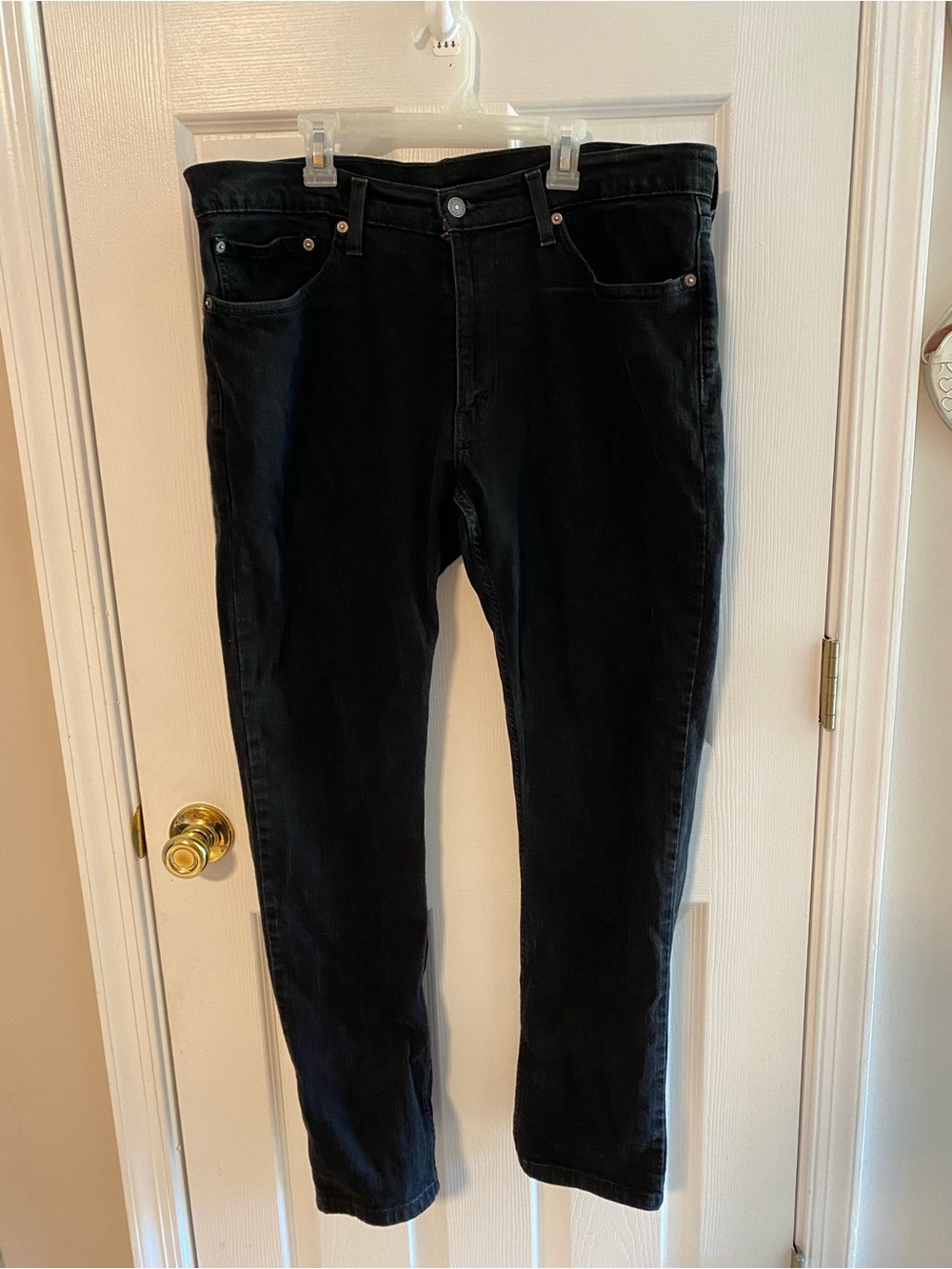All black Levi’s jeans